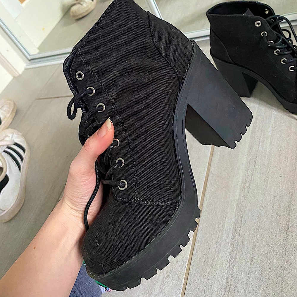 BLACK PLATFORM BOOTIES